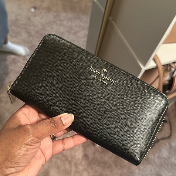Kate Spade Wallet - NWT - Picture 1 of 7